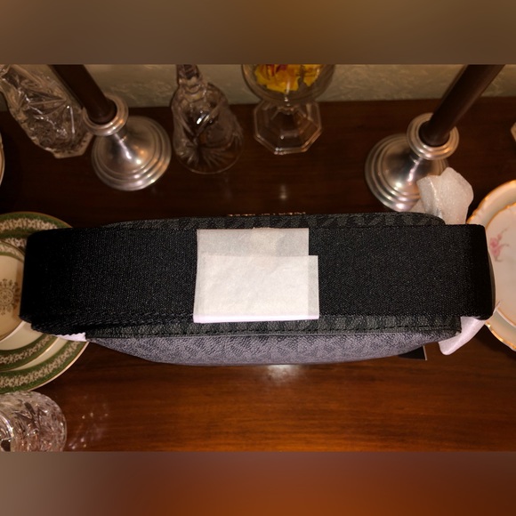 💥SOLD💥 - Micheal Kors - Cooper Flight Bag - NWT - Picture 12 of 15